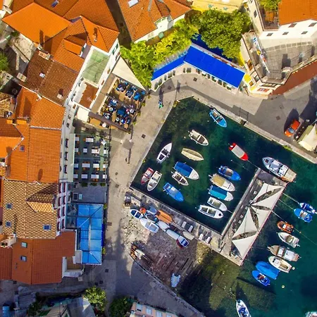 Maja With Free Private Parking And Lovely Sea View Terrace Apartment *