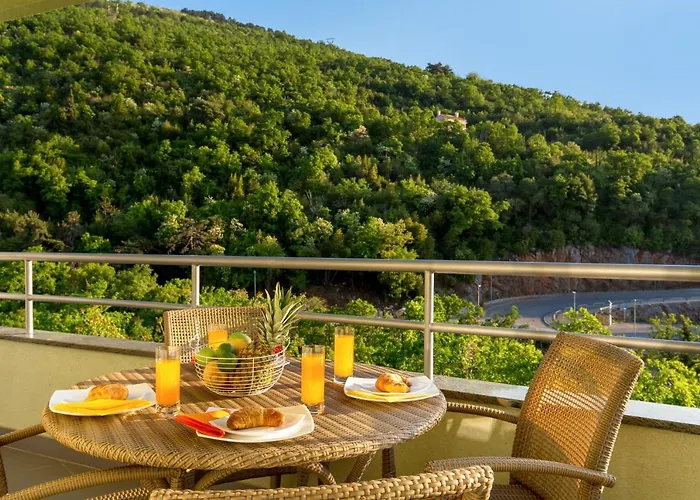 Апартаменты Maja With Free Private Parking And Lovely Sea View Terrace *