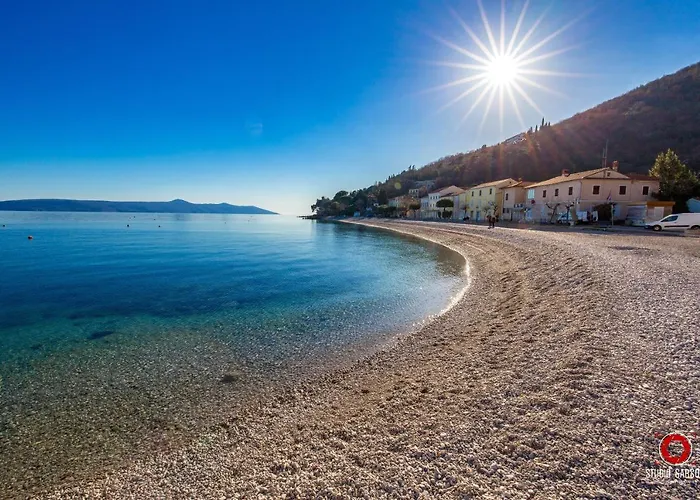 Апартаменты Maja With Free Private Parking And Lovely Sea View Terrace Опатия