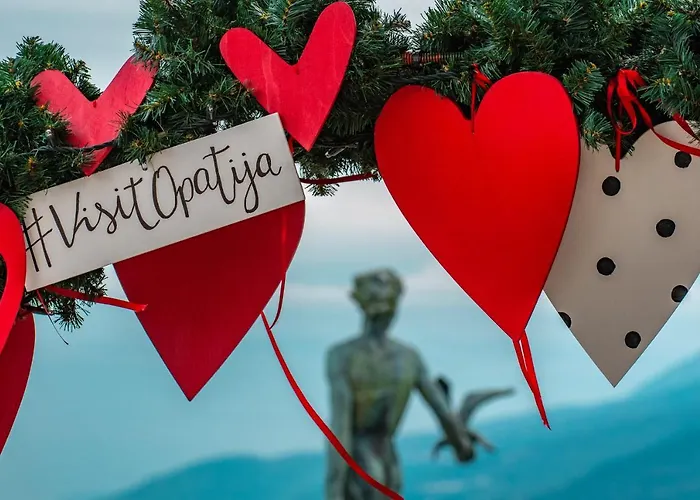 Апартаменты Maja With Free Private Parking And Lovely Sea View Terrace Опатия